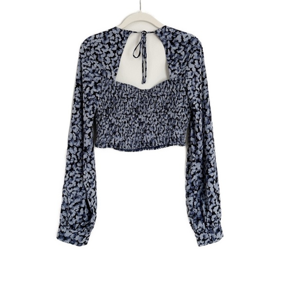 Jacquie The Label Smocked Crop Floral Blouse Size Medium NWT - Picture 2 of 2